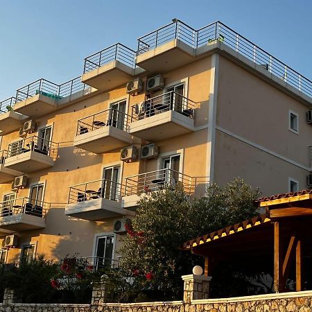 Season Inn Dhërmi Exteriér fotografie