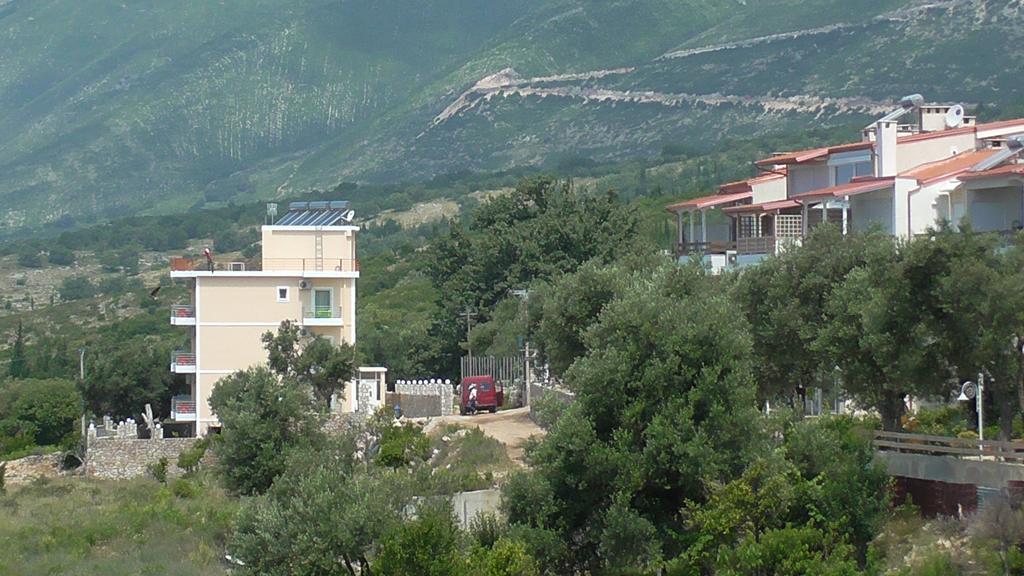 Season Inn Dhërmi Exteriér fotografie