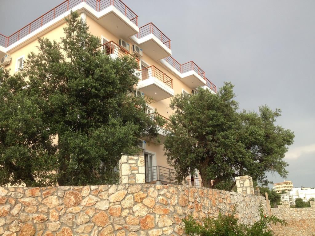Season Inn Dhërmi Exteriér fotografie