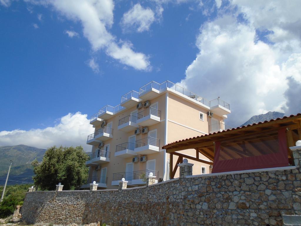 Season Inn Dhërmi Exteriér fotografie