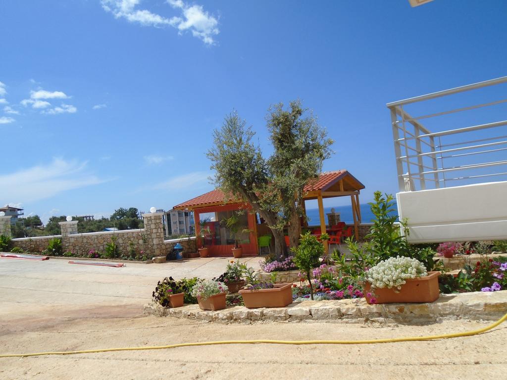 Season Inn Dhërmi Exteriér fotografie