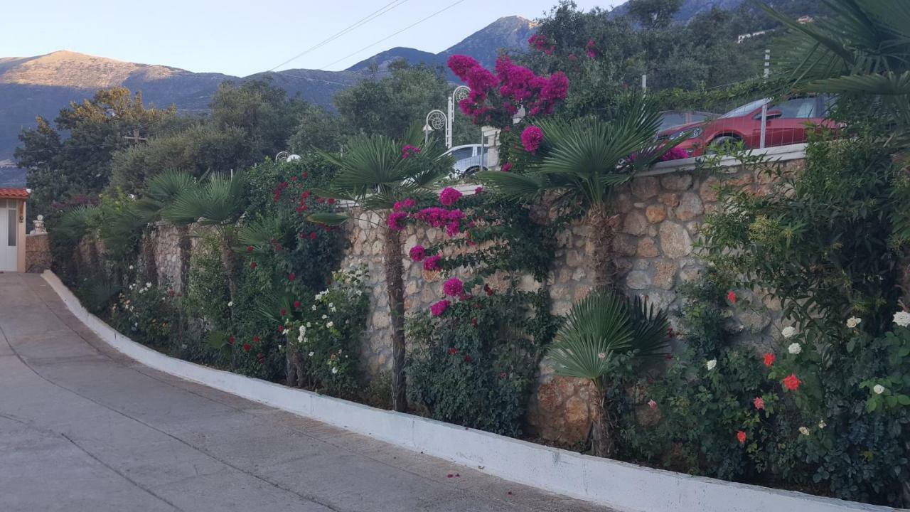 Season Inn Dhërmi Exteriér fotografie