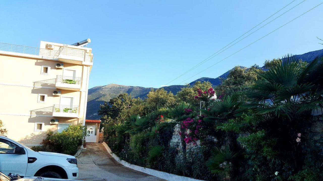 Season Inn Dhërmi Exteriér fotografie